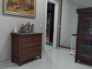 Disewakan Rumah Semi Furnished Dicluster Aurora, Alam Sutra