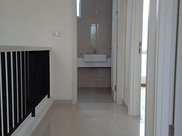 DISEWA RUMAH SUVARNA SUTRA CHIARA MURAH