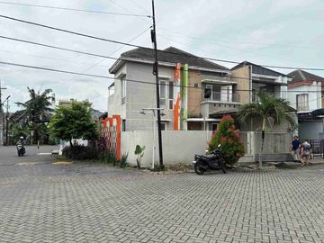 Dijual via lelang Rumah Grand Semanggi  Blok A 1-33 kel. Wonorejo kec. Rungkut SURABAYA