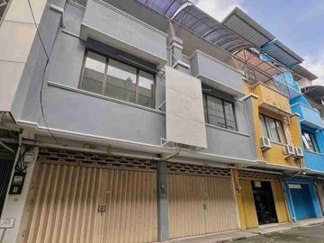 Dijual Ruko 2 JEJER di Komplek Klampis Jaya Square 3 lantai