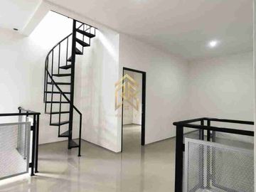 rumah baru 2lantai lokasi strategis di turangga buahbatu bandung kota
