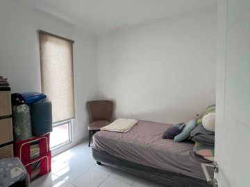 Disewakan Rumah Full Furnish 2 Lantai di Sektor 7C Gading Serpong Tangerang, Luas Tanah 150 meter, Harga Sewa 100 juta /tahun nego