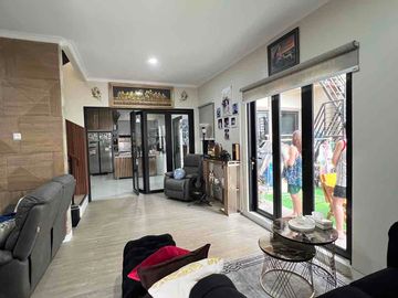 Disewakan Rumah Full Furnish 2 Lantai di Sektor 7C Gading Serpong Tangerang, Luas Tanah 150 meter, Harga Sewa 100 juta /tahun nego