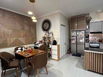 Disewakan Rumah Full Furnish 2 Lantai di Sektor 7C Gading Serpong Tangerang, Luas Tanah 150 meter, Harga Sewa 100 juta /tahun nego