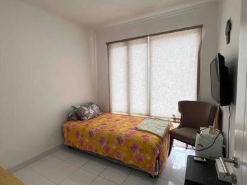 Disewakan Rumah Full Furnish 2 Lantai di Sektor 7C Gading Serpong Tangerang, Luas Tanah 150 meter, Harga Sewa 100 juta /tahun nego