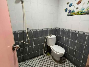 Dijual Rumah minimalis 2,5 lt di Tanjung Duren Dekat CP Mall, 5 x 12,6 m, SHM barat 3+1 kt 2 km carport 1 mobil, acess gang 1 mobil, sdh cat renovation, siap huni!! Survey yuk & nego sampai deal!