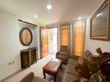 Rumah 2 Lantai Full Furnished Siap Huni di Blok M Kebayoran Baru