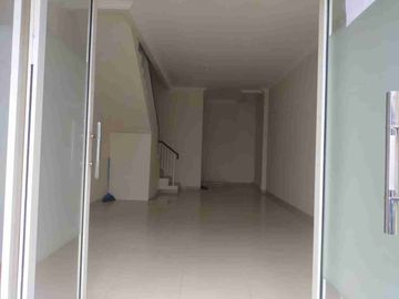 Dijual ruko 2,5 Lantak siap huni  dekat fresh market Grand Galaxy Bekasi