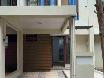 Dijual Rumah 2lantai Full Renovasi dan furnished Orchard Park Batam