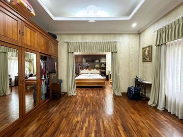 RUMAH SIAP HUNI FULLY FURNISHED POSISI HOEK JAGAKARSA JAKARTA SELATAN