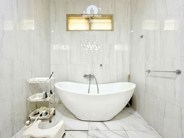 RUMAH SIAP HUNI FULLY FURNISHED POSISI HOEK JAGAKARSA JAKARTA SELATAN