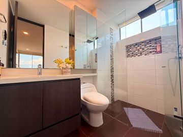 Apartamento AMOBLADO en Arriendo en Altos del Poblado, El Poblado