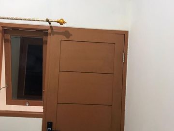 Rumah Kost 21 Kamar Pemuh Dkt kampus Untar Tomang Jakbar/J523