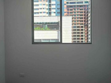 Alquiler DIRECTO de hermoso apartamento CIUDAD del RIO,$3.920.000 Medellín