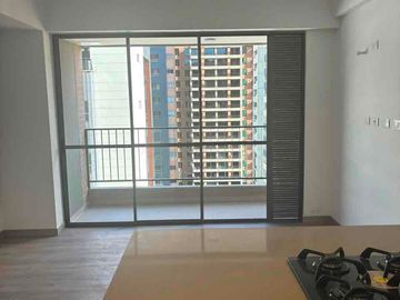 Alquiler DIRECTO de hermoso apartamento CIUDAD del RIO,$3.920.000 Medellín