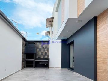 AMPLIA CASA EN ALQUILER