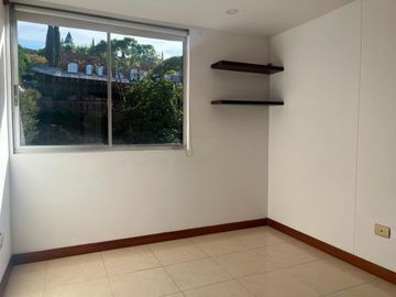 Apartamento en Arriendo en Cumbres, Envigado
