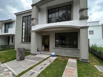 NR Casa Nueva en Renta Condado del Valle Bakeira, Metepec