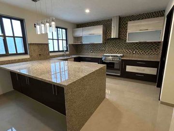 NR Casa Nueva en Renta Condado del Valle Bakeira, Metepec