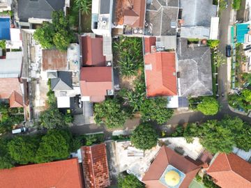 Tanah kavling ,bentuk kotak , delman kebayoran lama