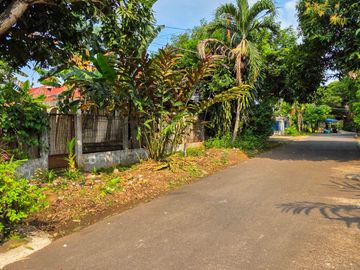 Tanah kavling ,bentuk kotak , delman kebayoran lama