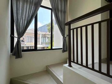 Dijual & Disewa Rumah Siap Huni Illustria The Eminent BSD City Sudah Di Cat Baru Semi Furnish