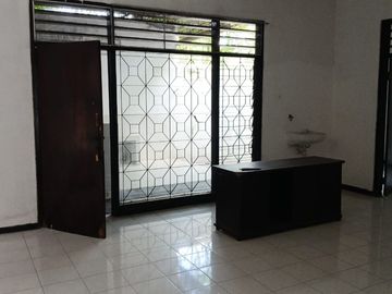 Disewakan Rumah Siap Huni Raya Kutisari Indah Tenggilis REV.A827