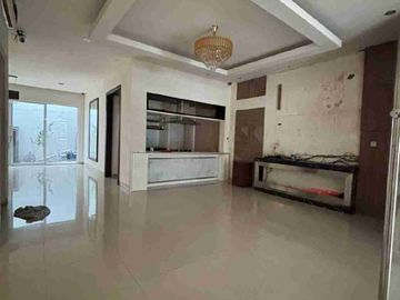 Disewakan Rumah Modernland dalam Cluster, Tangerang