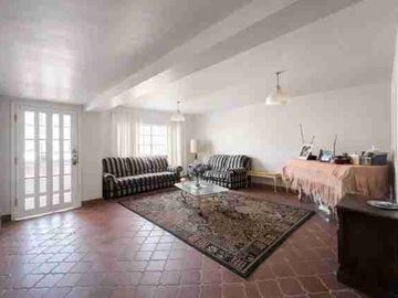 Casa en venta con 2 departamentos en la calle Ignacio Zaragoza a una cuadre de la avenida 16 de septiembre