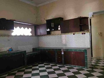 rumah murah luas 374 di jalan ranugrati sawojajar malang kota bangunan istimewa kokoh, garasi 2 mobil dekat jalan tol dan stasiun, kusen jati sangat kokoh