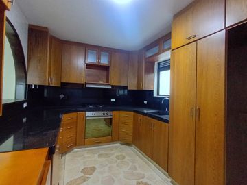 Casa comercial en Arriendo en Santa Monica, La America Medellín