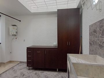 Casa comercial en Arriendo en Santa Monica, La America Medellín