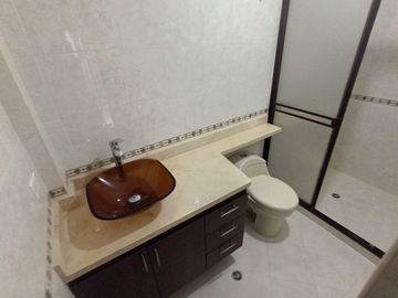 Casa comercial en Arriendo en Santa Monica, La America Medellín