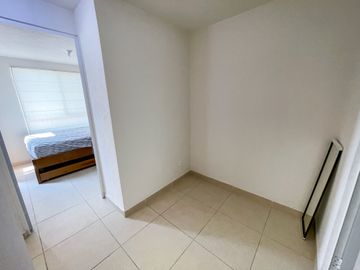 CASA CON ALBERCA Y AMENIDADES DEPORTIVAS EN CONJUNTO REAL SANTA FE II