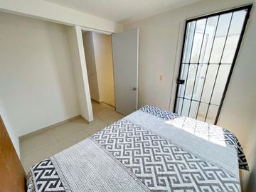 CASA CON ALBERCA Y AMENIDADES DEPORTIVAS EN CONJUNTO REAL SANTA FE II