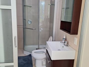 RENTO LOFT PLANTA BAJA C/ELEVADOR LAS QUINTAS TRIMPH TOWER