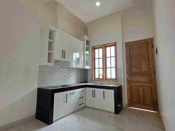 rumah baru di komplek duren sawit dekat buaran plaza Jakarta timur