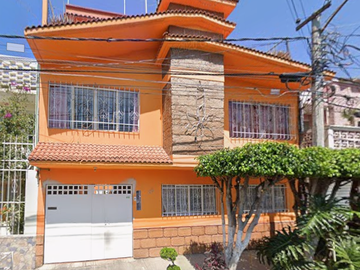 C. LAGO ONTARIO 130, AGUA AZUL, C.P. 57500, CIUDAD NEZAHUALCOYOTL, ESTADO DE MÉXICO.