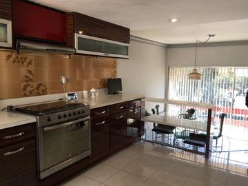 CASA PARA REMODELAR EN VENTA EN LA HERRADURA