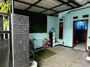 rumah 2 lantai komplek cibiru dekat kampus upi
