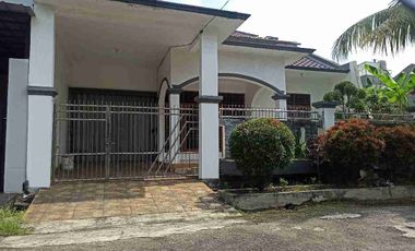 Jual rumah di komplek bulog jatiwarna bekasi