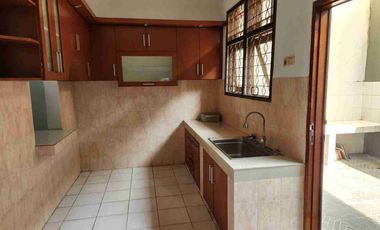 Jual rumah di komplek bulog jatiwarna bekasi