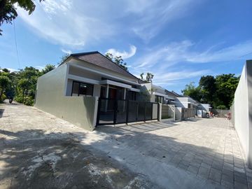 Pilihan Terbaik Rumah Untuk Keluarga! Rumah Strategis Kemana-mana Dekat