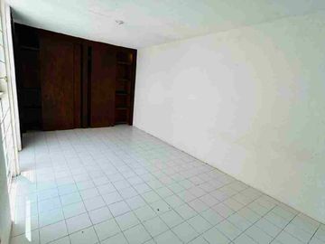CASA EN VENTA A UNOS PASOS DEL FRACC CAMPESTRE MUY CERCA DEL DORADO Y BLVD RIO SANTIAGO