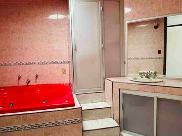 CASA EN VENTA A UNOS PASOS DEL FRACC CAMPESTRE MUY CERCA DEL DORADO Y BLVD RIO SANTIAGO