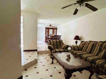 CASA EN VENTA A UNOS PASOS DEL FRACC CAMPESTRE MUY CERCA DEL DORADO Y BLVD RIO SANTIAGO