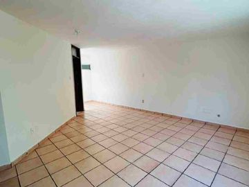 CASA EN VENTA A UNOS PASOS DEL FRACC CAMPESTRE MUY CERCA DEL DORADO Y BLVD RIO SANTIAGO