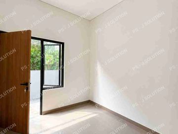 RUMAH DIBELAKANG RS PERSAHABATAN STRATEGIS