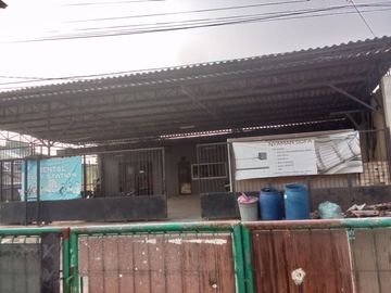 Disewakan Gudang ex Bengkel Sofa Jelupang Serpong utara Tangerang Selatan