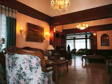 Rumah Belanda Lokasi Ijen Besar Tengah Kota Malang